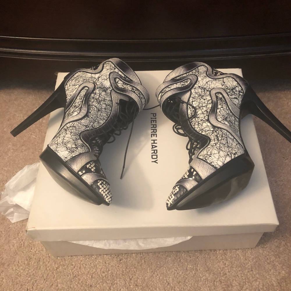Authentic Pierre Hardy Bootie - Picture 4 of 6
